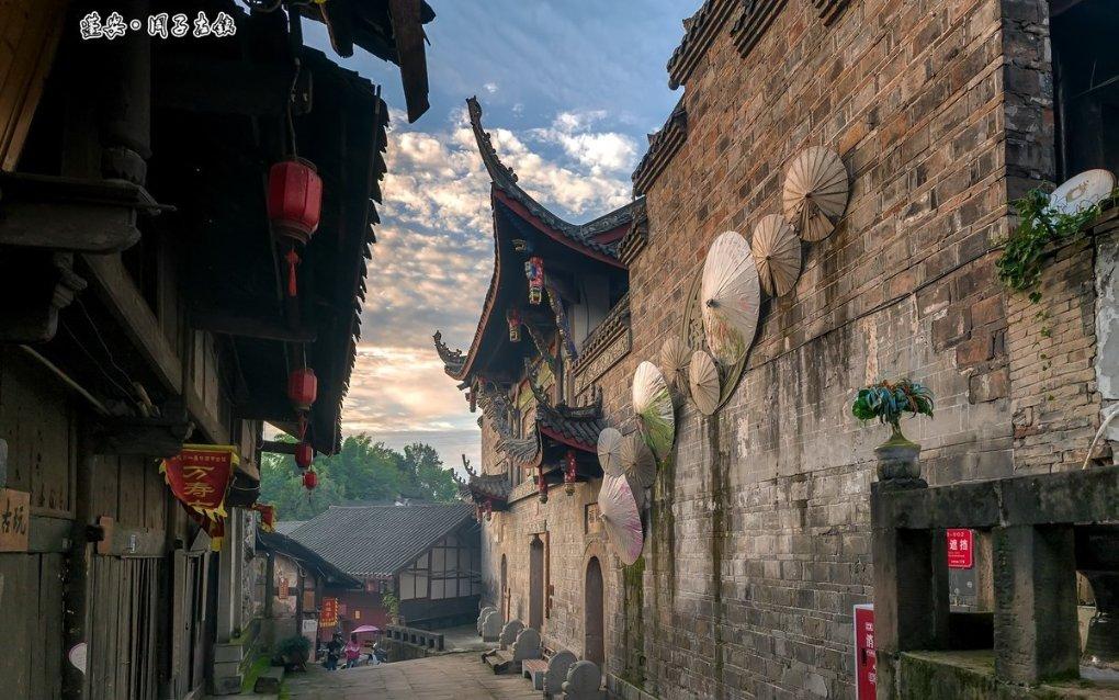 【两会·镜头】谈感受提建议话发展！贵州省政协委员讨论政府工作报告